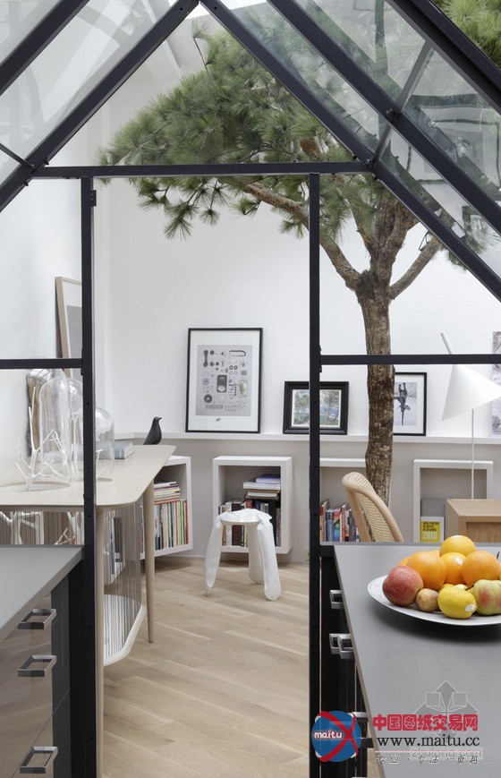 温室改造的巴黎阁楼公寓设计