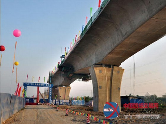 鼎湖特大桥永久性钢管桩基 国内首创