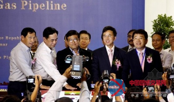 中缅油气管道贯通 可绕开马六甲进口中东原油