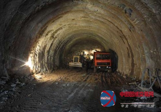 香山隧道松动爆破 预计明年可通车