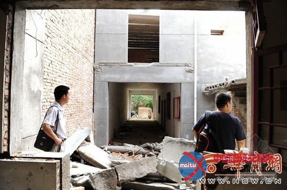 自行找人拆迁卖建材 施工不慎楼板砸下1死1伤