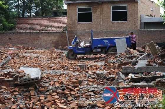 自行找人拆迁卖建材 施工不慎楼板砸下1死1伤