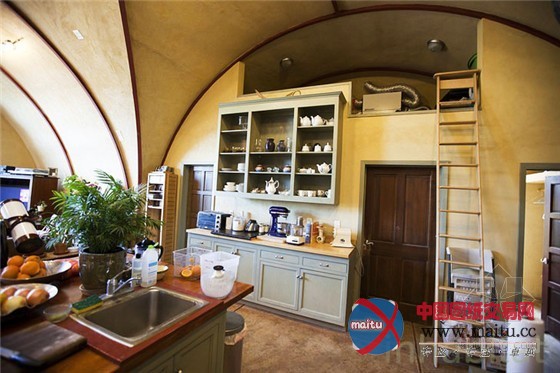 节能耐用的加州掩土屋模板