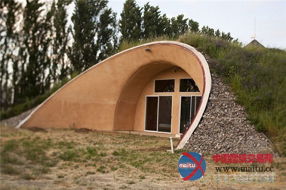 节能耐用的加州掩土屋模板