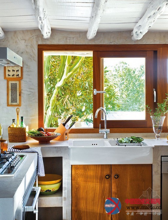 惊人的度假屋 风景如画的伊维萨住宅