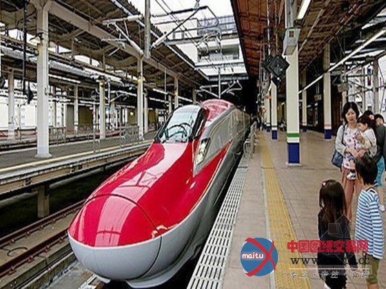 日本新型高铁E6系 红色鸭嘴外观震撼