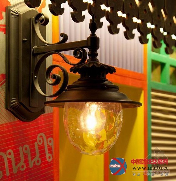 泰国精致的Tanoon Mai餐厅设计 诉说着当时的故事