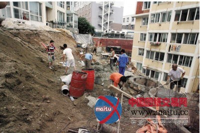 打20根加固桩居民面对“鉴定报告”依然不放心