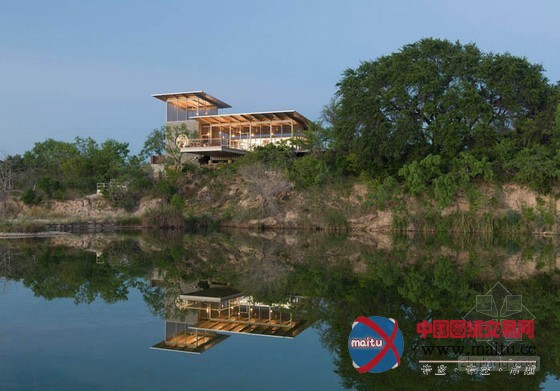 变废为宝!报废拖车变山顶湖景房设计