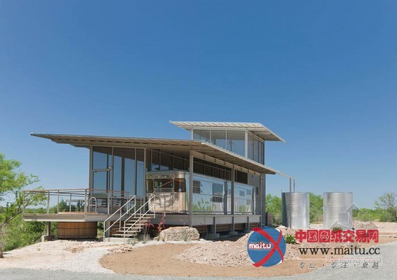 变废为宝!报废拖车变山顶湖景房设计