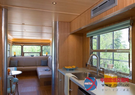 变废为宝!报废拖车变山顶湖景房设计