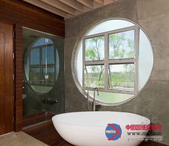 变废为宝!报废拖车变山顶湖景房设计