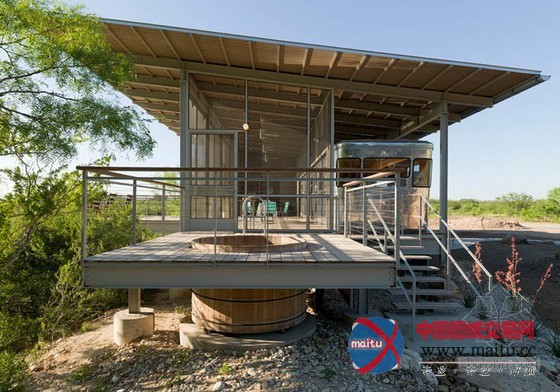 变废为宝!报废拖车变山顶湖景房设计