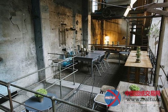 风靡全球的古旧工业风格的柏林餐厅设计-室内