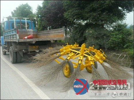 40°高温天 路面保洁机械代替人工齐上阵