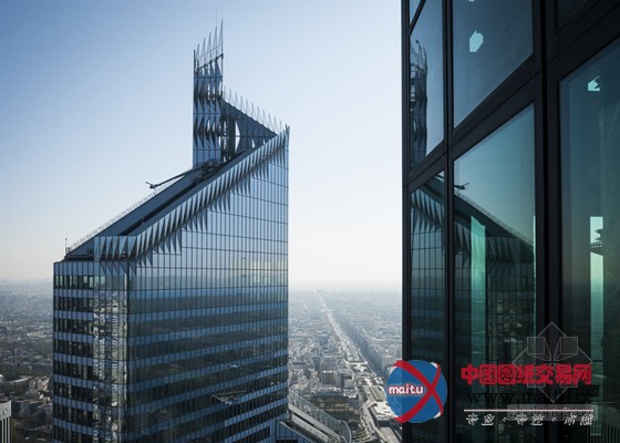 卡洛斯在巴黎摩天大楼拍摄奇妙建筑