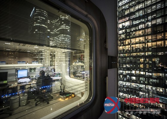 卡洛斯在巴黎摩天大楼拍摄奇妙建筑