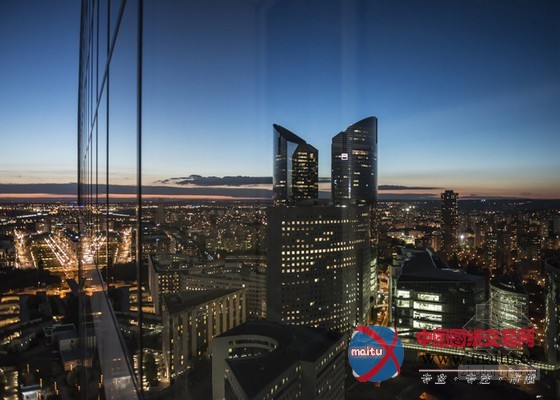 卡洛斯在巴黎摩天大楼拍摄奇妙建筑