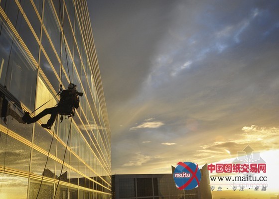 卡洛斯在巴黎摩天大楼拍摄奇妙建筑