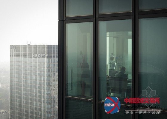 卡洛斯在巴黎摩天大楼拍摄奇妙建筑