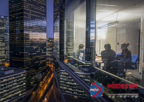 卡洛斯在巴黎摩天大楼拍摄奇妙建筑