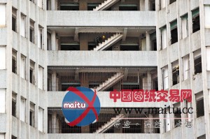 昆明老工人文化宫预设8000多炮眼1.1吨炸药爆破