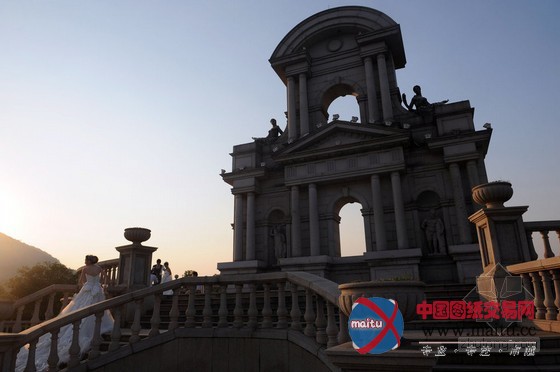 杭州建山寨埃菲尔铁塔 受摄影者青睐