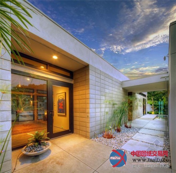 萨拉索塔风格的当代房屋