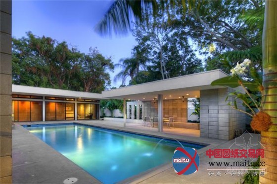 萨拉索塔风格的当代房屋