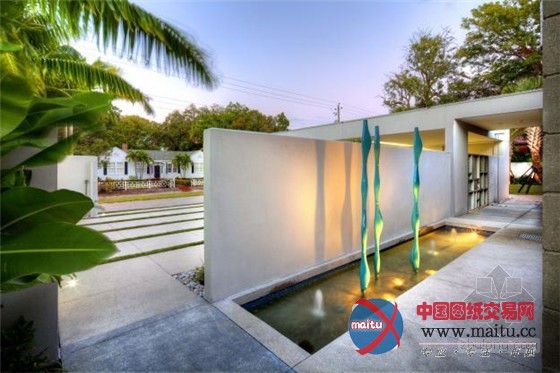 萨拉索塔风格的当代房屋