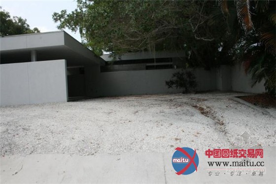 萨拉索塔风格的当代房屋