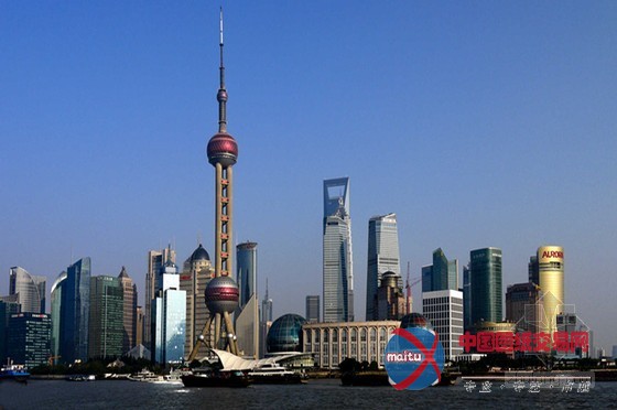 上海东方明珠因高温关闭景观灯 让电于民-建筑