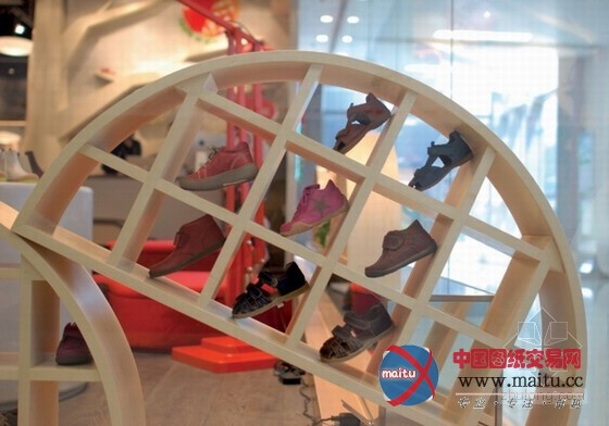 香港apple & pie童鞋精品店 实用又充满嬉戏感