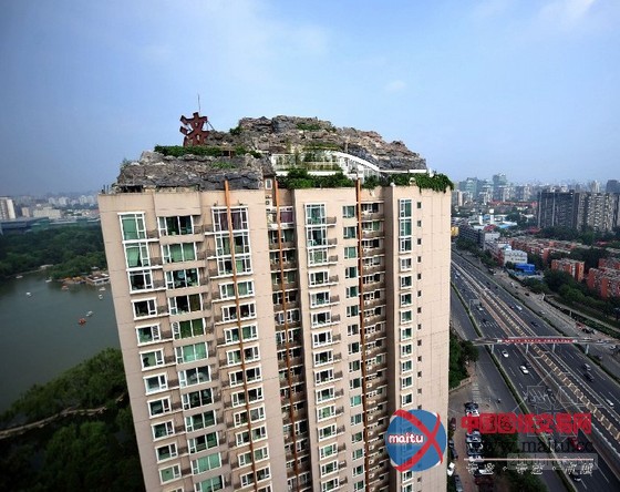 北京最牛违建别墅群 堪称“楼上楼”