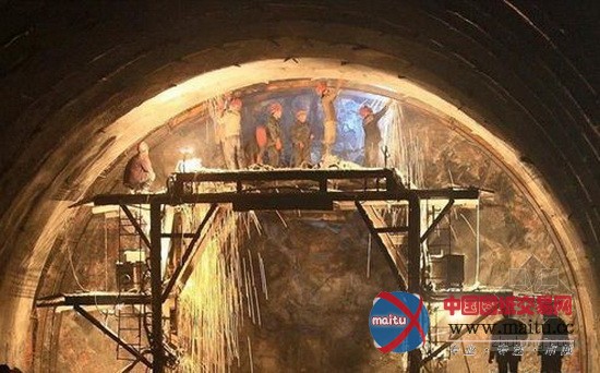 青海首条超长高海拔隧道通过验收