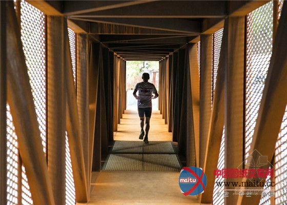 挪威柯尔顿耐腐蚀钢材软管大桥