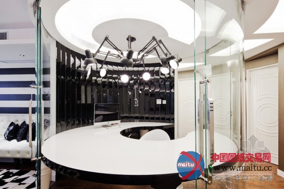 上海富有豪华创意的服装设计师公寓设计