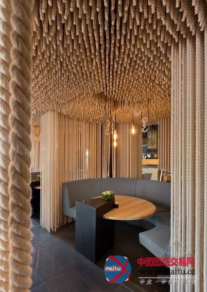 创意独特!乌克兰基辅Odessa餐厅设计