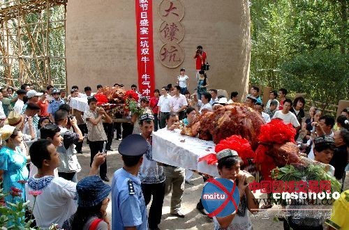 火洲吐鲁番有个“世界大馕坑”