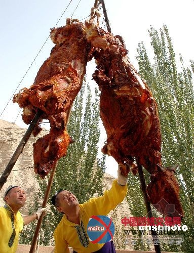 火洲吐鲁番有个“世界大馕坑”