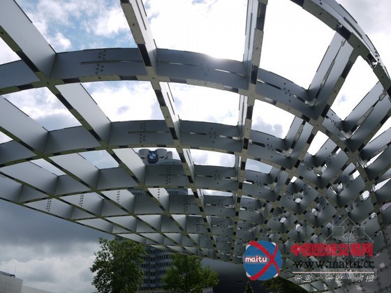 LAVA设计的EIGHT Point.One S停车装置