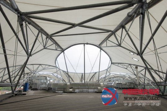 FormTL设计的澳大利亚都灵大学悬臂屋顶