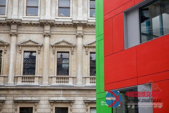 理查德•罗杰斯设计的英国低成本住宅建筑