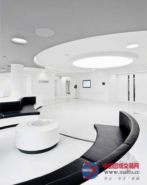 伦敦南岸IBM简洁办公室 整体科技感十足