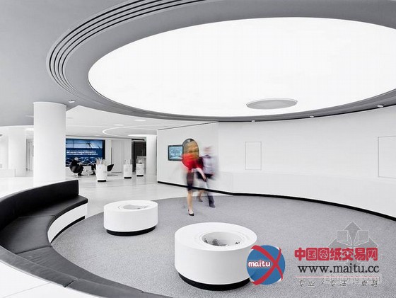 伦敦南岸IBM简洁办公室 整体科技感十足