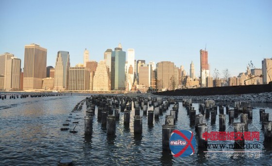 纽约雄伟简单的布鲁克林大桥公园