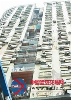 33层高楼搭冒出60多“空中楼阁”