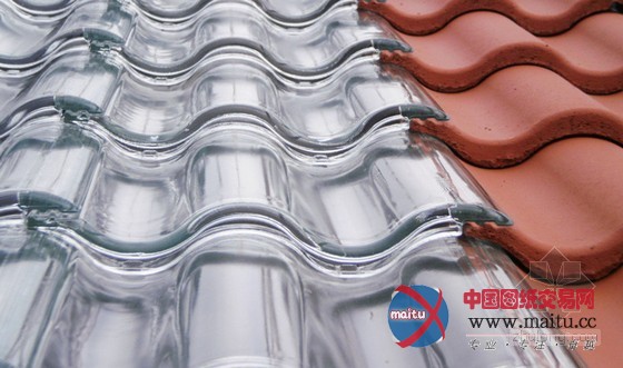 瑞典透明太阳能屋顶:传统屋瓦与太阳能电池结合