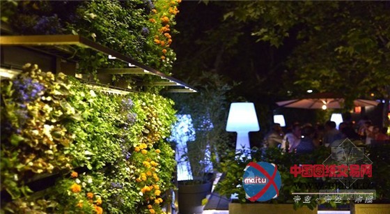 西班牙蕾娜索菲亚博物馆华丽景观墙