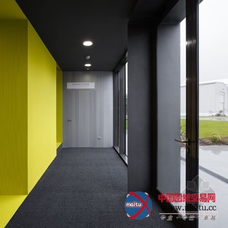 ACXT Architects设计的西班牙高电压实验室